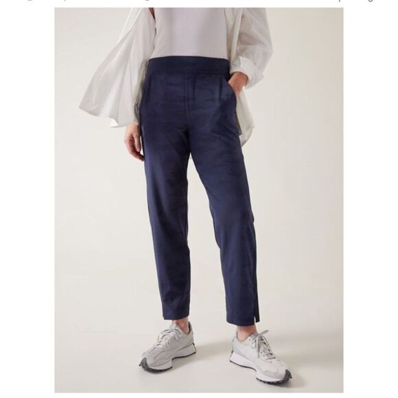 Athleta Brooklyn Heights Navy Blue Camo Jogger Pants Size 12 - Picture 1 of 9